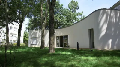 Com de 95 m², primeira casa impressa em 3D ganha moradores em Nantes, na França. Foto: Reprodução/Yhnova