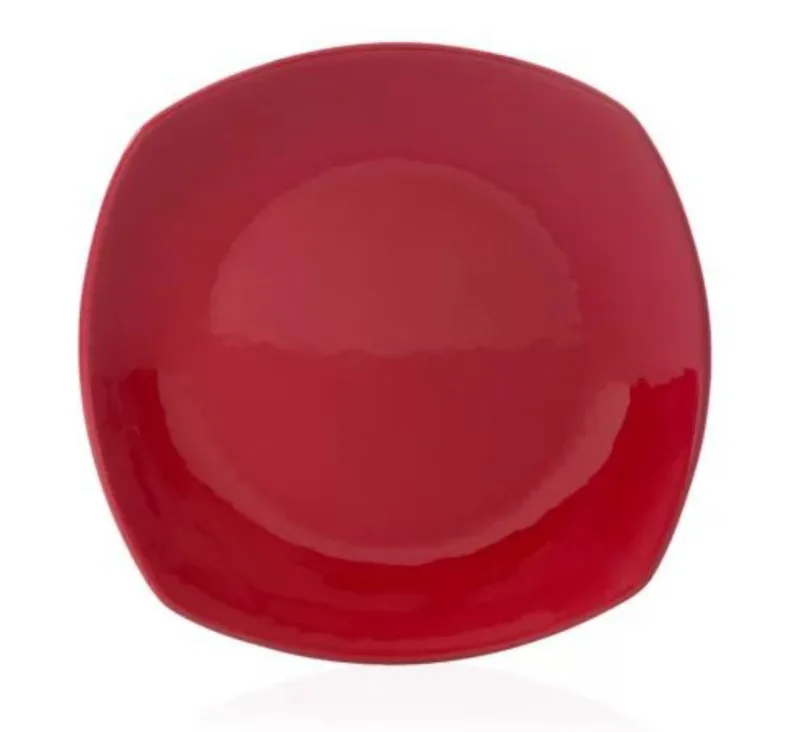 Prato raso New Square vermelho, de R$ 25,99 a R$ 17,99 cada. Foto: Reprodução/Etna