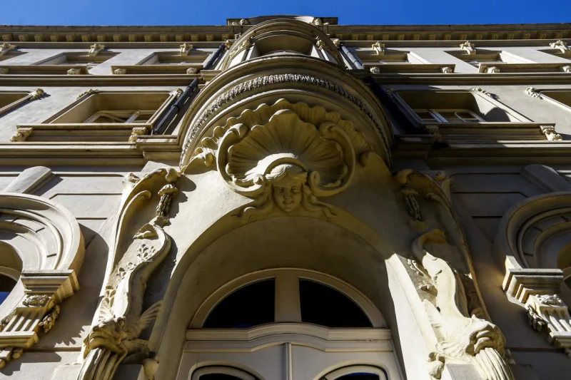 Detalhes do palácio art-nouveau, o Paço da Liberdade na Praça Generoso Marques. Foto: Jonathan Campos / Gazeta do Povo.