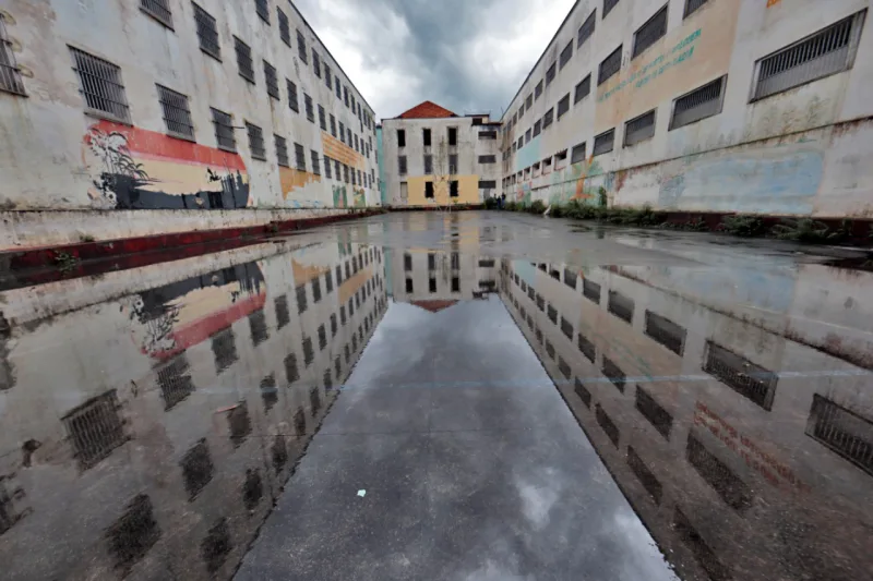 Presidio do Ahú em Curitiba - Inscrições deixadas pelos presos nas paredes do Presídio do Ahú - Celas e galerias da prisão do Ahú