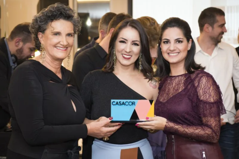 Marina Nessi, diretora da Casa Cor Paraná, Monica Pajewsk e Camila Rocha