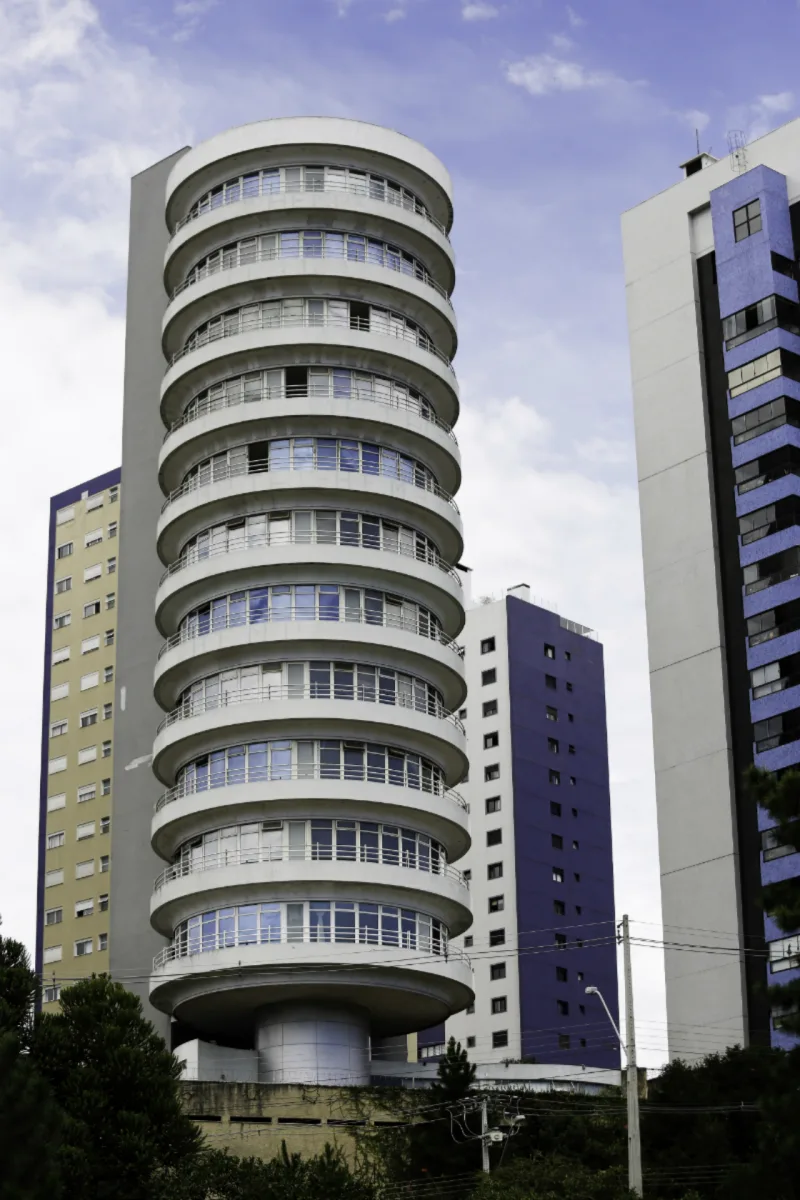 O Suite Vollard é um marco na paisagem de Curitiba e reúne um sem número de lendas urbanas. Foto: Foto: Marco Charneski / Tribuan do Paraná