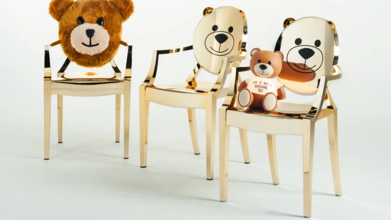 Versão Louis Ghost com a roupagem do ursinho icônico da Moschino, por Jeremy Scott