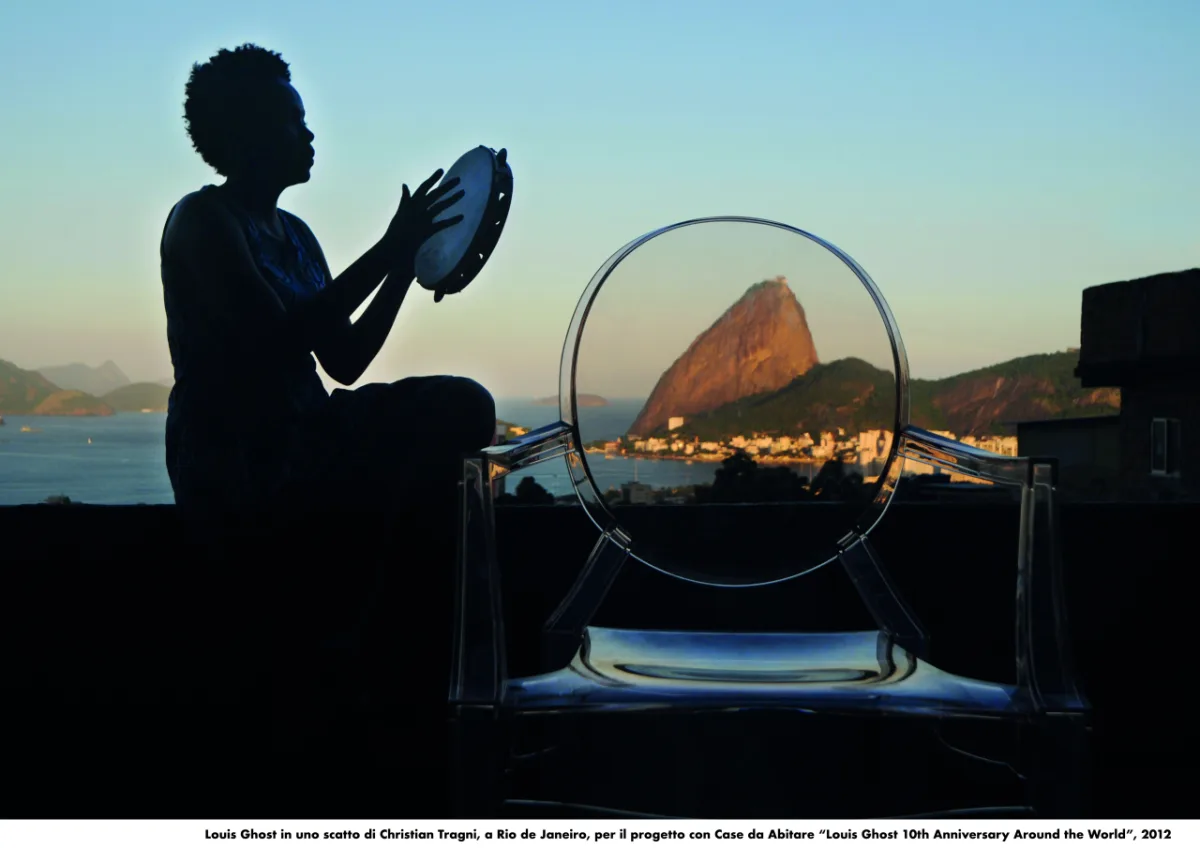 Cadeira Louis Ghost, em 2012, em produção no Rio de Janeiro que comemorava 10 anos da peça