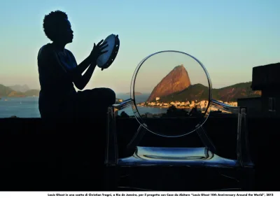 Cadeira Louis Ghost completa 20 anos e se prepara para ser o móvel mais ecológico do mundo