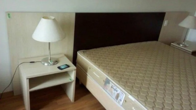 Lote inclui Colchão King, cama box casal e uma cabeceira.