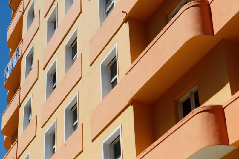 Rua Saldanha Marinho - HAUS - Curitiba 14/01/2017 - Acompanhar o arquiteto Guilherme Macedo em uma caminhada e fotografamos uns locais. Rua Saldanha Marinho ou Rua Comendador Araújo no centro - Foto Antônio More / Gazeta do Povo.