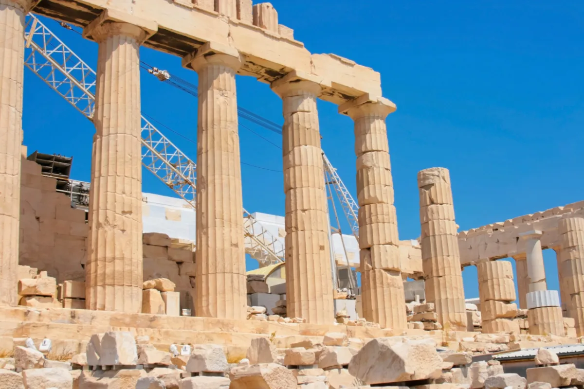 O Partenon de Atenas foi um dos monumentos que ganhou versão em gif no projeto que reúne 7 ruínas famosas no mundo. Foto: Bigstock. 