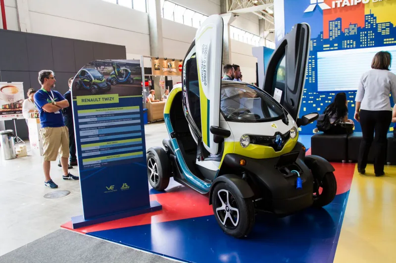 Carro elétrico Twizy, criado pela Itaipu e Renault. Foto: Ana Gabriella Amorim/Gazeta do Povo