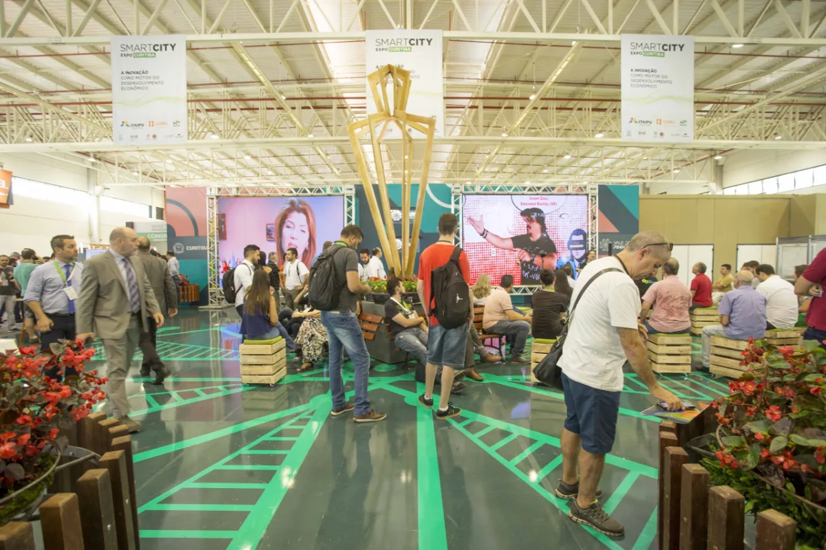 Mais de oito mil pessoas passaram pelo Expo Renault Barigui durante os dois dias da Smart City Expo Curitiba 2018. 
Foto: Hugo Harada / Gazeta do Povo 