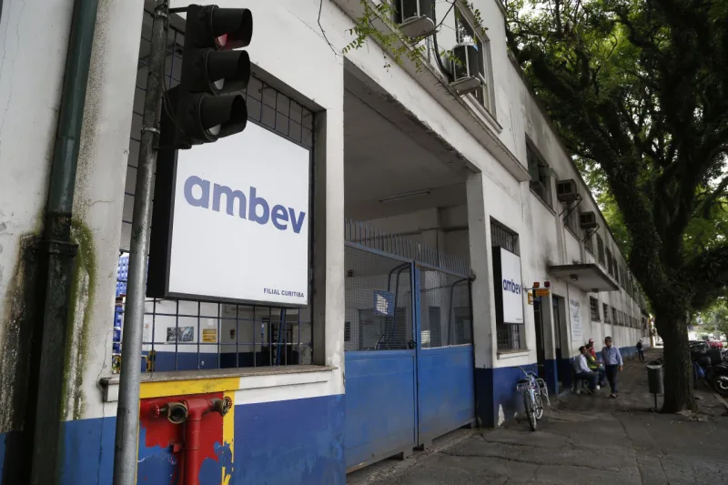 Prédio industrial vai se tornar nova Cidade da Polícia. Gestão anterior previa Centro de Artes e Cultura Rebouças. Foto: Leticia Akemi/Gazeta do Povo