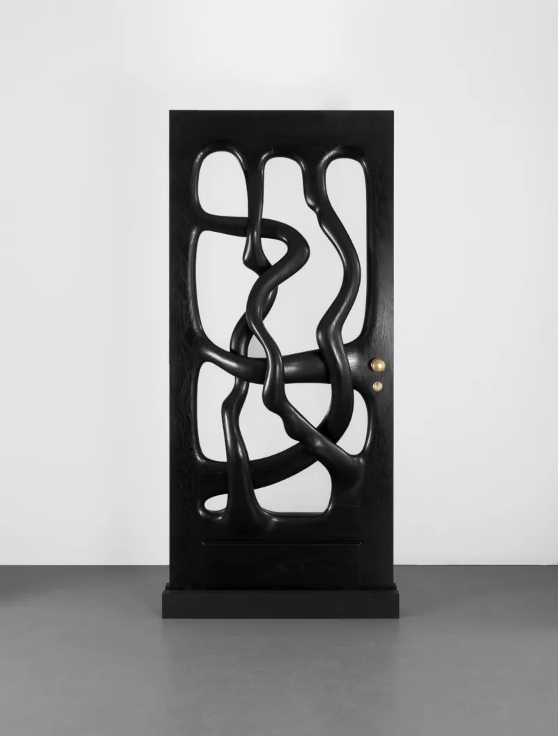 Um dos primeiros trabalhos do autor, Sculpted Door, de 1976. Foto: reprodução/Dezeen