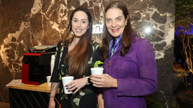 Sophia Suh e Ana Amélia Cunha Pereira Filizola.