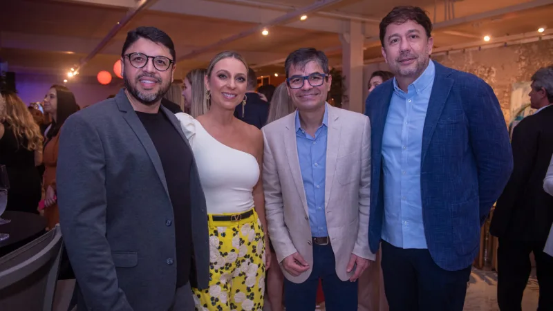 Robson Amorin, Priscila Fleischfresser, Marcelo Zicarelli e Alessandro Almeida.