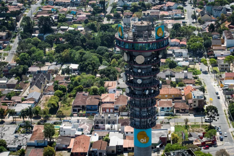 Fotos aéreas da cidade de curitiba , vôo panorâmico de helicóptero , paisagem , vista de cima . Local: torre oi telepar jardim botânico praça Ozório Praça Ruy Barbosa Tiradentes bairro parolim cemitério água verde ponte estaiada