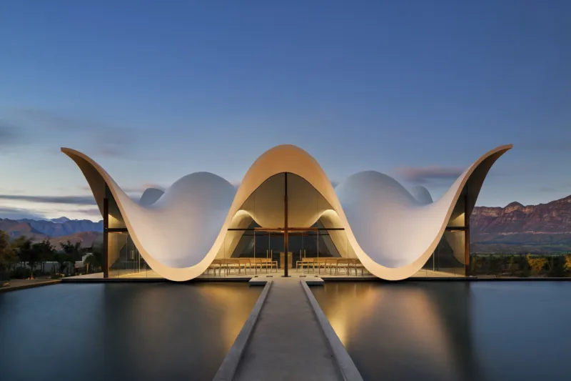 Capela Bosjes, Cidade do Cabo, África do Sul / Steyn Studio. Foto: Adam Letch/arcaidimages.com/Sto.