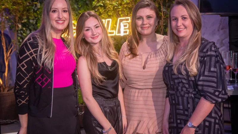 Gabriela Nicheli, Thais Possamai, Angela Nicheli e Cristiane Ramos.