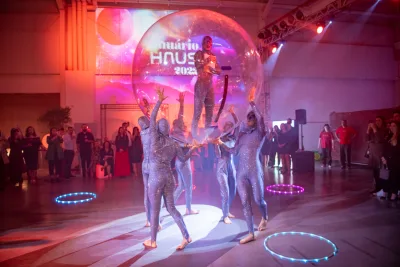 Encontros e apresentações artísticas marcam lançamento do Anuário HAUS 2022