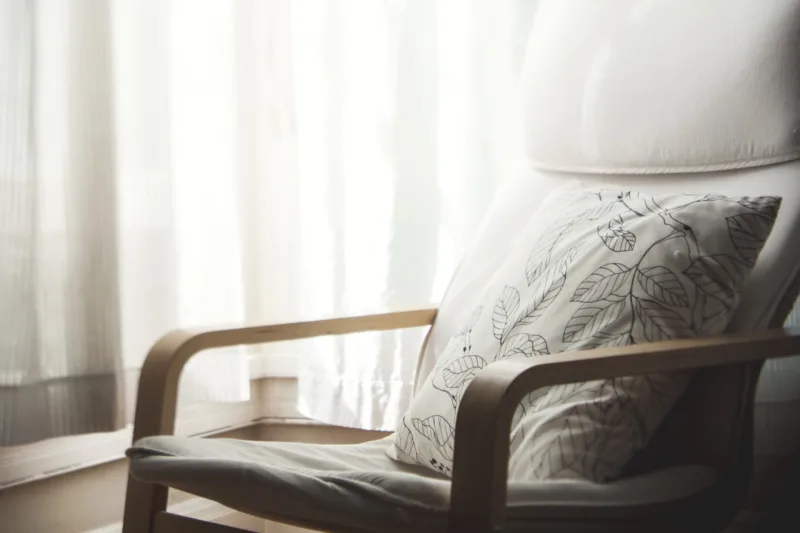 Os itens de decoração também acabam com manchas e mofo. Foto: VisualHunt