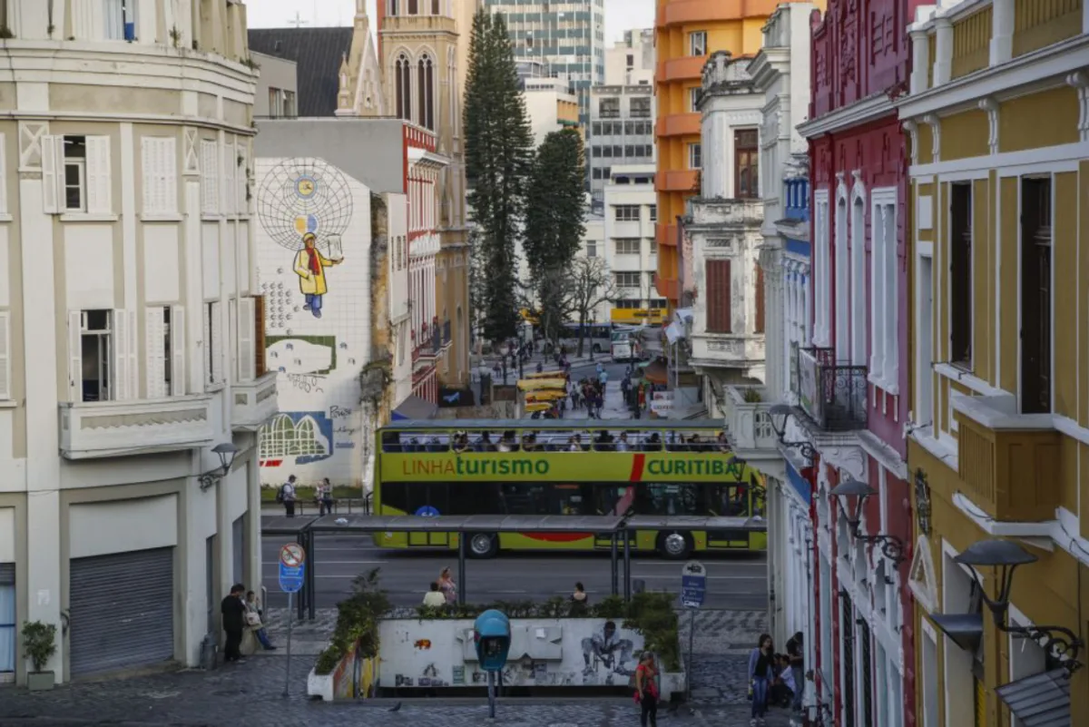 Vista geral do Largo da Ordem, em Curitiba. Foto: Daniel Castellano/Gazeta do Povo