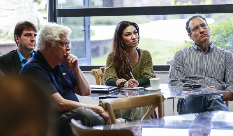 Rodrigo Rosalem, diretor de planejamento da Fecomércio PR, Mariano Macedo, professor urbanista da UFPR, Alexsandra Fernandes, arquiteta, e o engenheiro Manuel Braga
