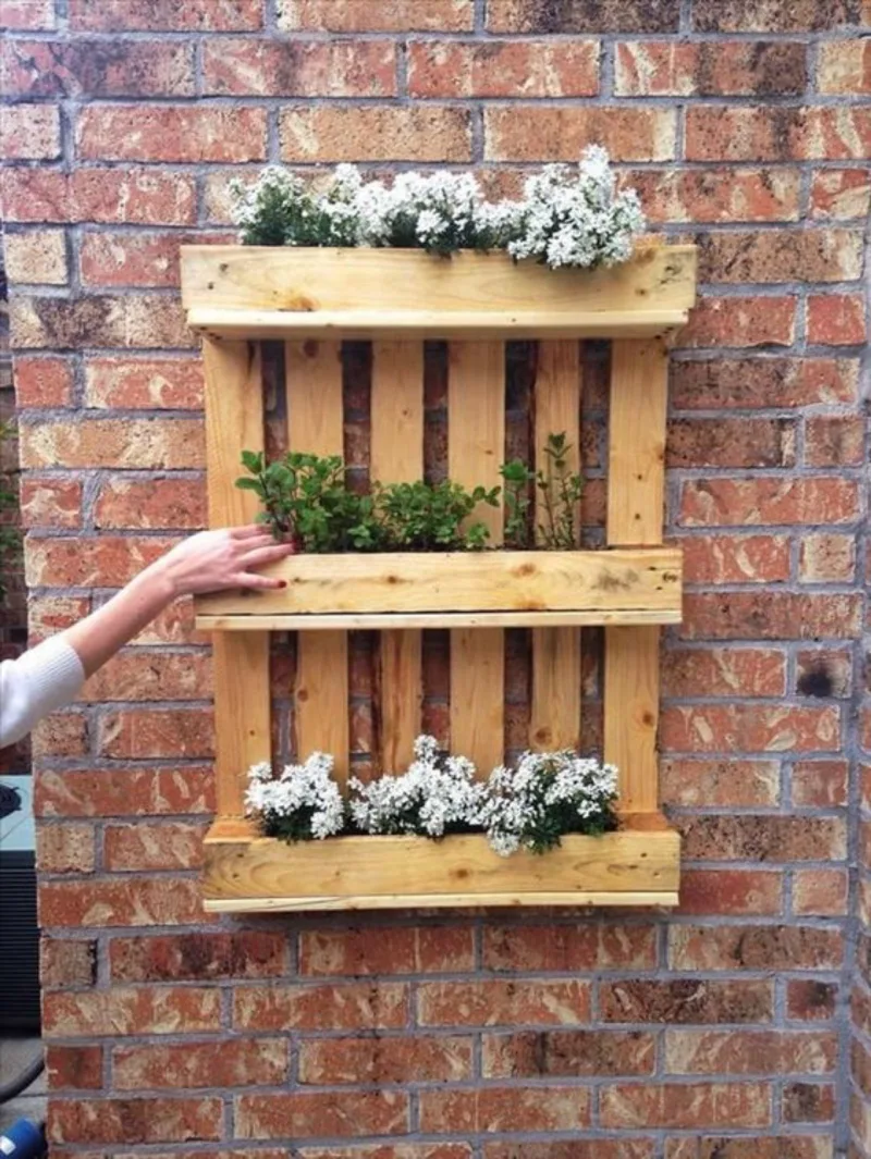 Um jardim vertical para dar o charme que faltava no quintal de casa. Foto: Pinterest