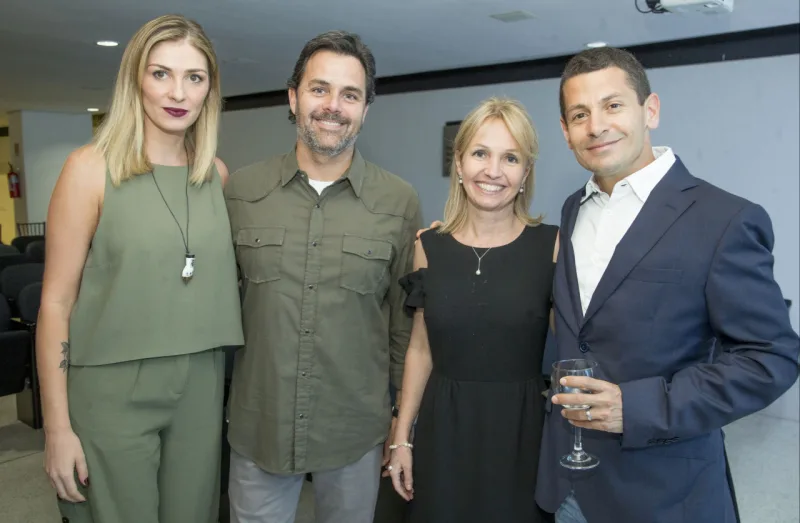 Ticiana Martinez, Eduardo Gomes, Rogéria Dotti e Marlus Dória. Foto: Hugo Harada/Gazeta do Povo