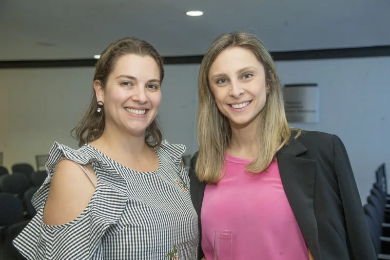 Ana Amaral e Larissa Loh. Foto: Hugo Harada/Gazeta do Povo