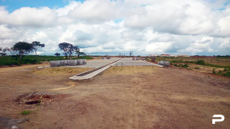 Detalhe das obras da avenida central da smart city. Imagem: Divulgação.