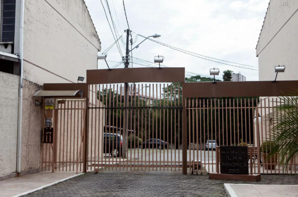 Fachada do Condomínio Residencial Ilha de Minorca, condenado por danos ambientais. Foto: André Rodrigues/Gazeta do Povo