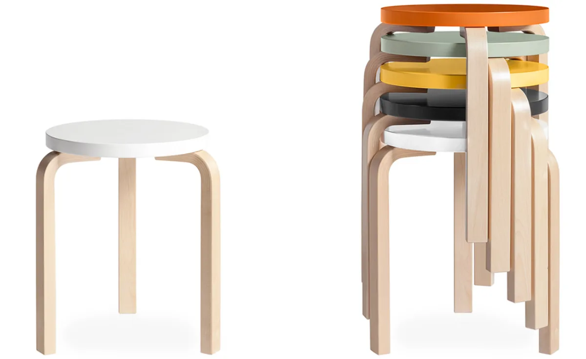 Banquinho clássico do design finlandês, o Stool 60 foi criado por Alvar Aalto e agora ganha releituras por grandes nomes do design, da arte e da arquitetura. Foto: Artek/Divulgação