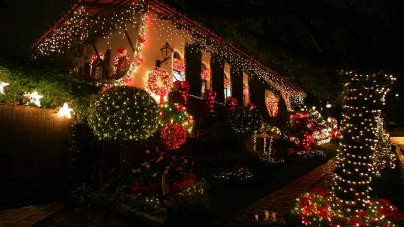 Decoração de Natal tornou a casa de Eliane um ponto de peregrinação. Foto: Pedro Serápio/Gazeta do Povo