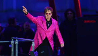 Elton John, que fará show em Curitiba nesta sexta-feira (31) tem em suas casas coleções de obras de arte e design. Conheça uma delas. 
Foto: Leon Neal / AFP