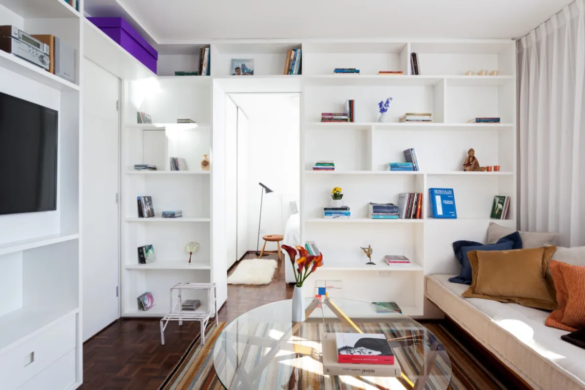 Projeto de apartamento pequeno otimizado pelo arquiteto Leandro Garcia. Foto: Divulgação