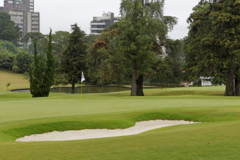 Reabertura do campo de golfe do Graciosa Country Club, que passou por uma reforma completa. Falamos sobre o projeto, as novidades do campo e também sobre os personagens que ajudam a contar a história do lugar, inaugurado em 1928 e reformado em 2017. - Foto: Antônio More / Gazeta do Povo