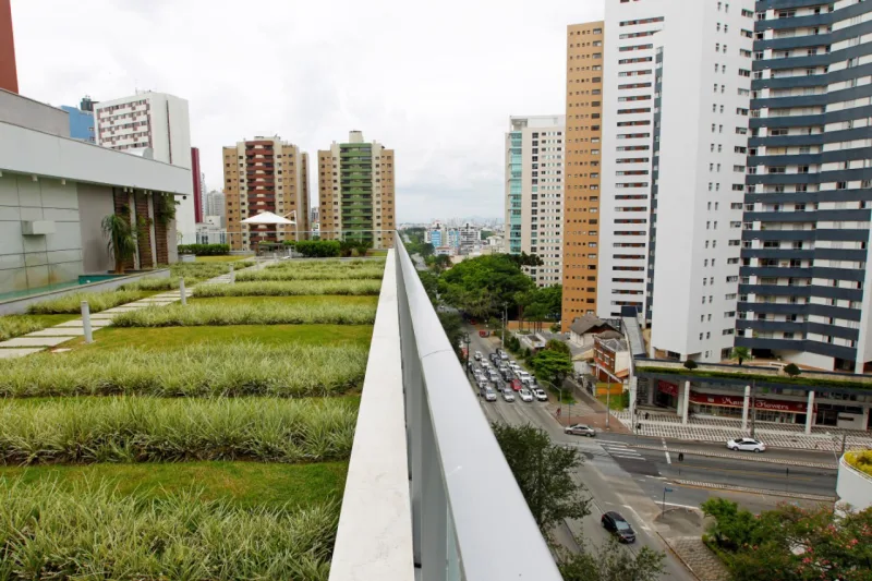 Fotografamos dois restaurantes e suas vistas da cidade. Na foto o restaurante Forneria Copacabana - Foto: Antônio More / Gazeta do Povo