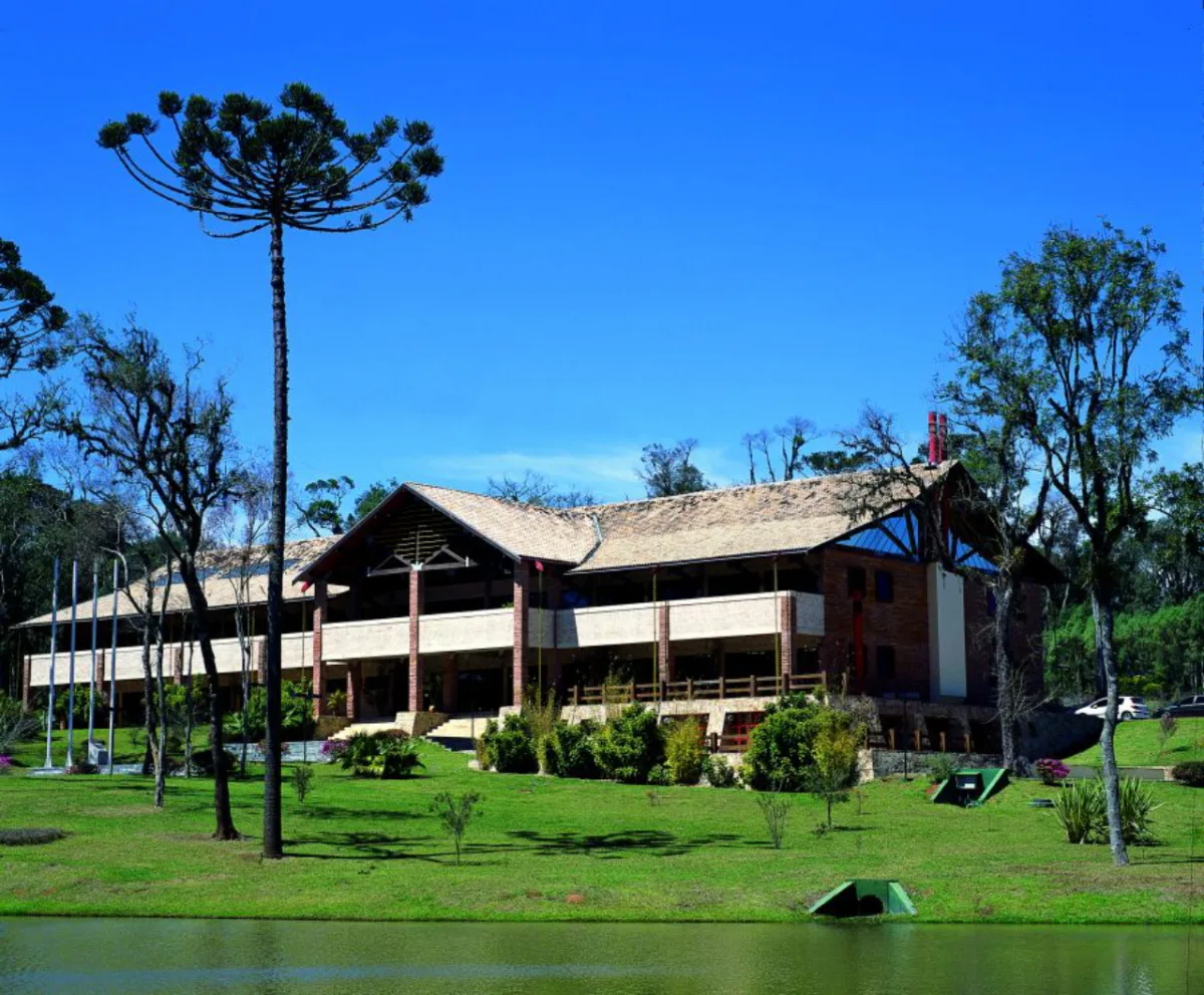 Campus da PUC-PR em Fazenda Rio Grande é uma das obras da A.Yoshii. Foto: Divulgação
