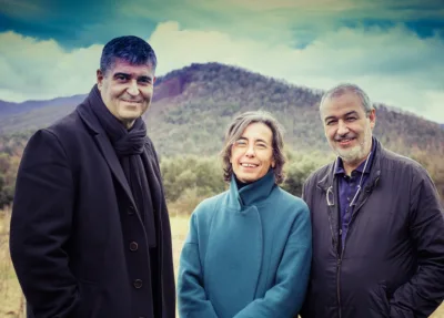 Os arquitetos espanhóis Rafael Aranda, Carme Pigem e Ramon Vilalta dividem o Pritzker 2017.
Foto: Javier Lorenzo Domínguez/Pritzker Prize/Divulgação
