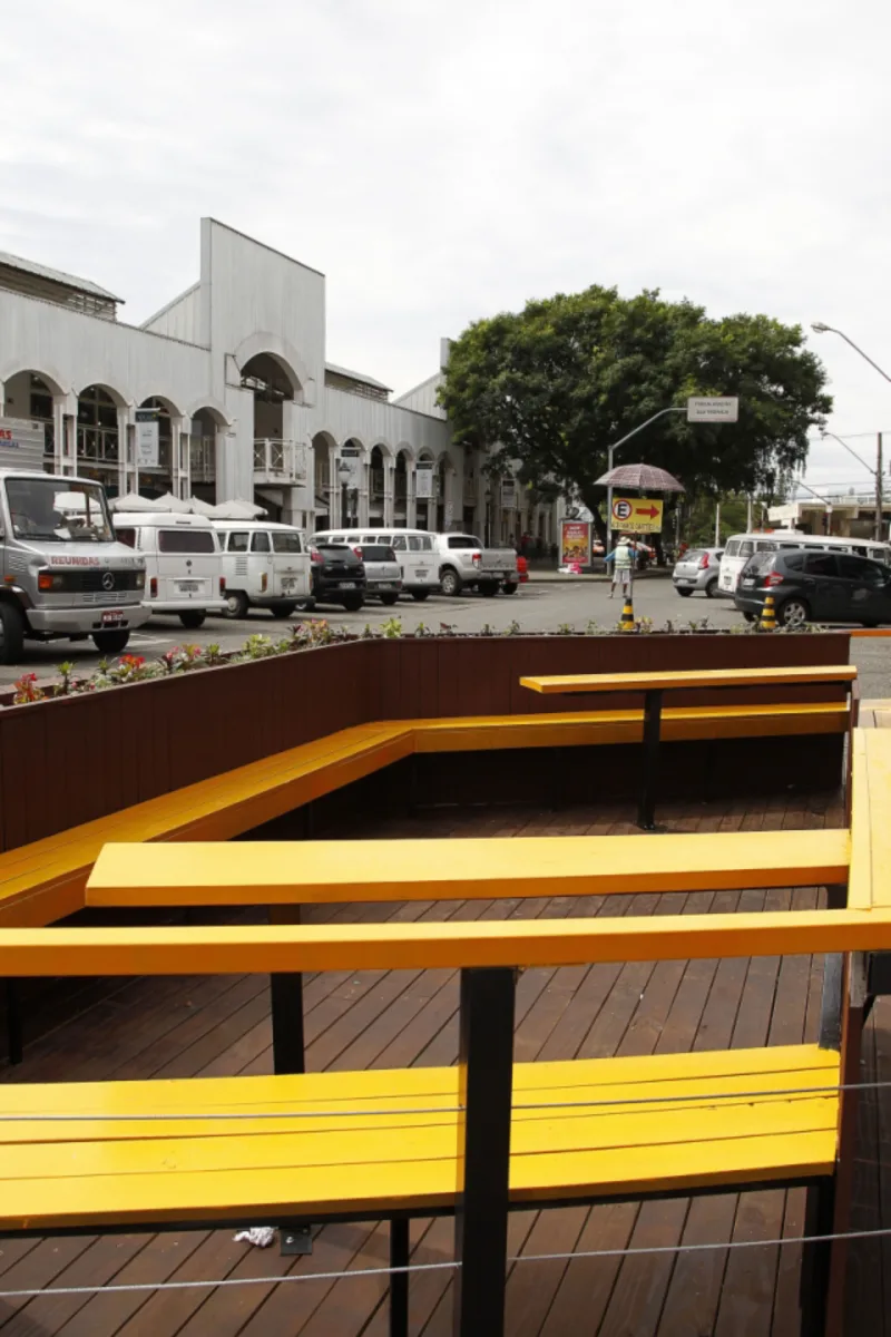 VAGA VIVA EM FRENTE AO MERCADO MUNICIPAL DE CURITIBA