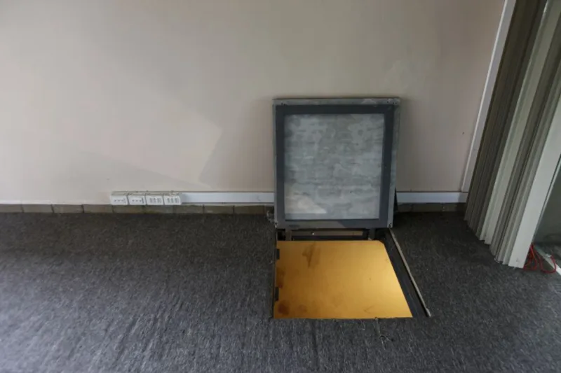 Entrada para o bunker localizado em uma casa no Alto da XV. Foto: André Rodrigues/Gazeta do Povo