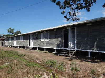 Projeto da Conceptos Plásticos viabiliza solucionar problema de habitação e de destinação de lixo na Colômbia (Reprodução/Facebook)