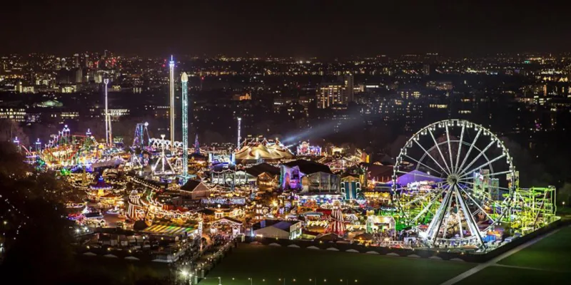Principal parque de Londres se transofrma para celebração de Natal, que celebra o 10° aniversário (Reprodução Facebook/Hyde Park Winter Wonderland)