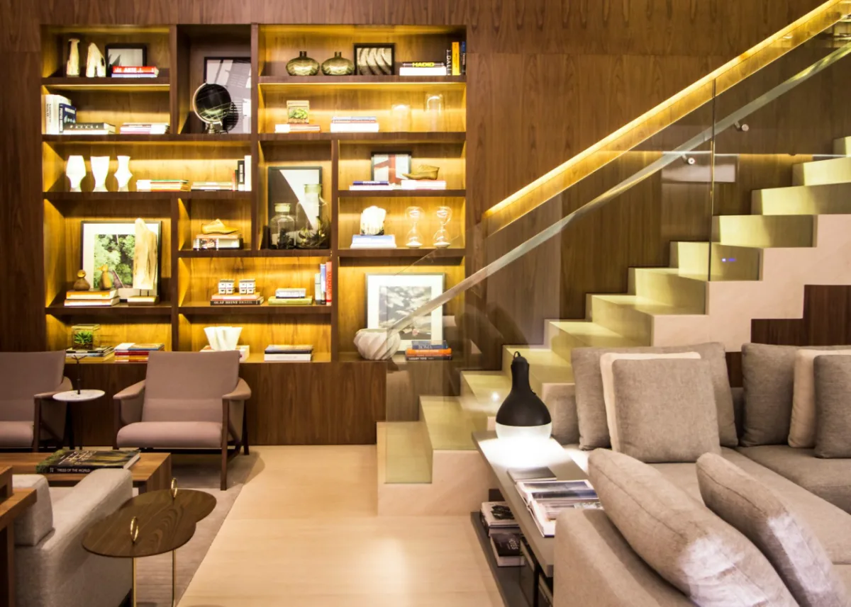 Lobby do Nomaa Hotel, em Curitiba. Empreendimento é o único brasileiro na lista de finalistas do Prêmio Best Urban Hotel, promovido pela revista de design e lifestyle Wallpaper. 
Foto: Divulgação   