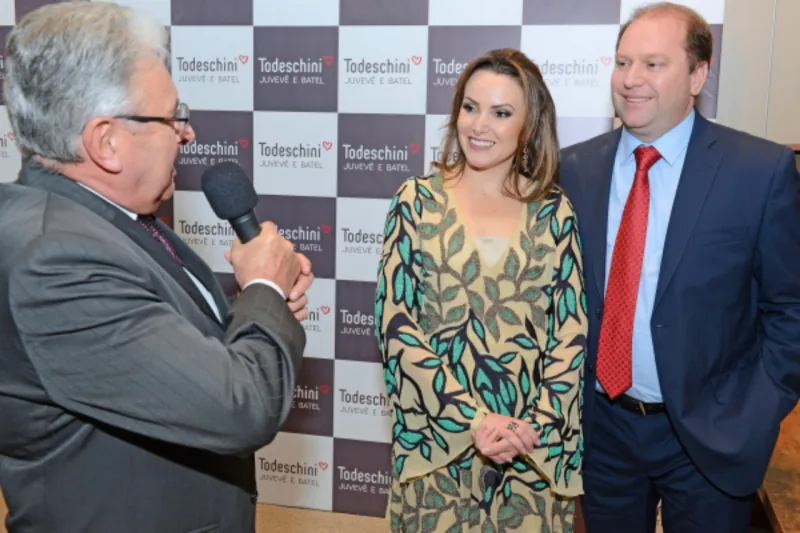 Joni Farina, presidente da Todeschini, Loizane e Clair Milani, proprietários das lojas Todeschini Juvevê e Batel. Fotos: Gerson Lima/Divulgação
