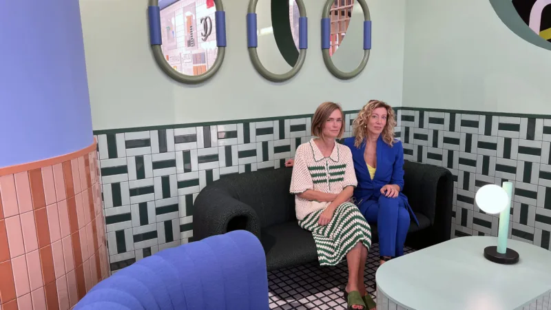 Tekla Severin e Ramona Macchi posam para HAUS