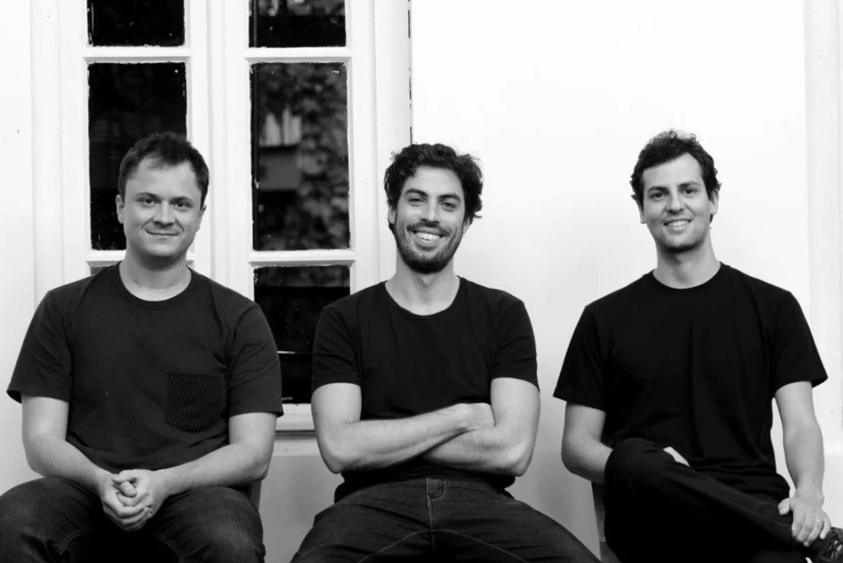 Os sócio-fundadores do Arquea Arquitetos Bernardo Richter, Fernando Caldeira de Lacerda e Pedro Amin Tavares. Foto: Ivana Cornelsen
