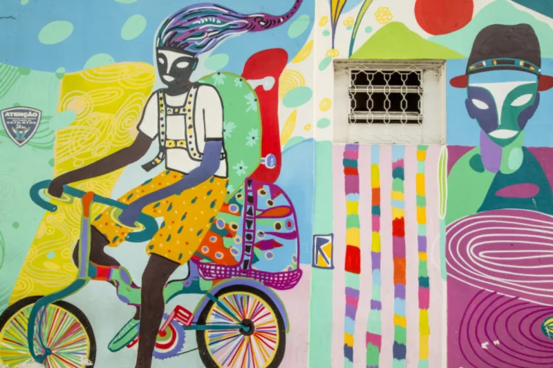 Parede no centro de Curitiba, pintada pelo artista plastico Rimon Guimaraes. A pintura fica na parede de um lava-car na rua Kellers, 107.