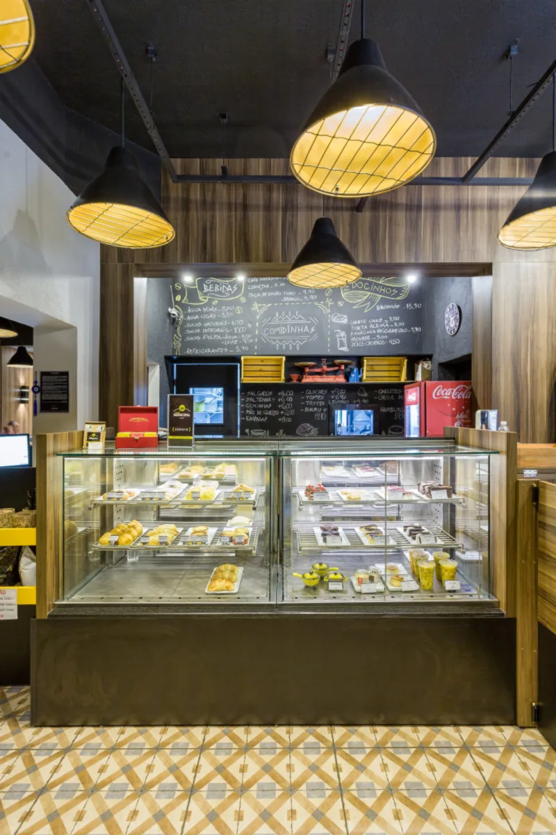 Fotos dos ambientes e alimentos do Bistrô Café Municipal para o Bom Gourmet. Local: Rua General Carneiro, 1434.