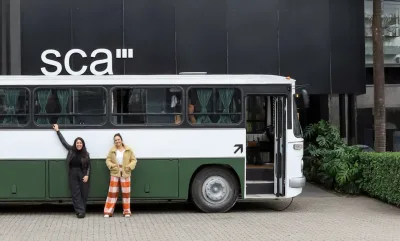 Ônibus antigo de 1986 é transformado em chalé superaconchegante
