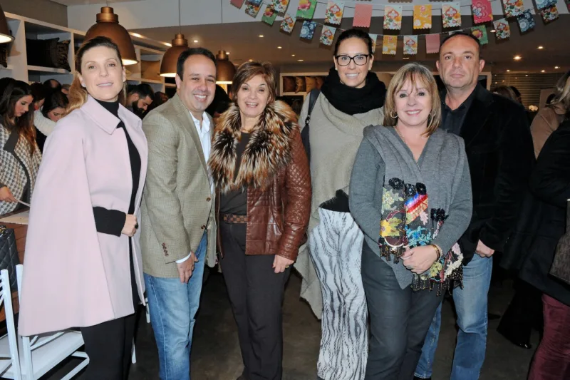 Daniela Barranco, Luís Gustavo Holtz, Yara Mendes, Deisy Cruz, Sonia Holtz e Wolfgang Schlögel. Fotos: Raquel Lima/Divulgação